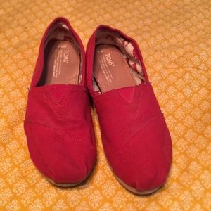 Women’s Red Toms